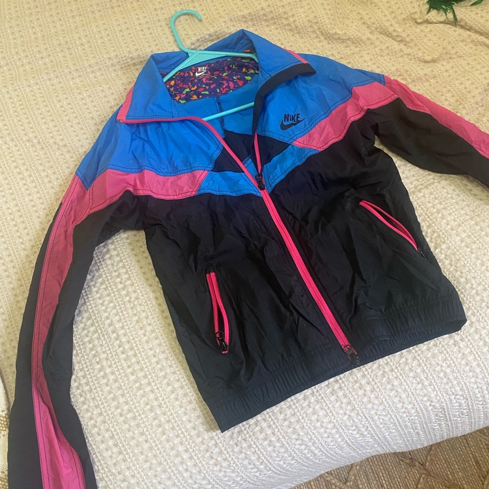 Retro Nike windbreaker